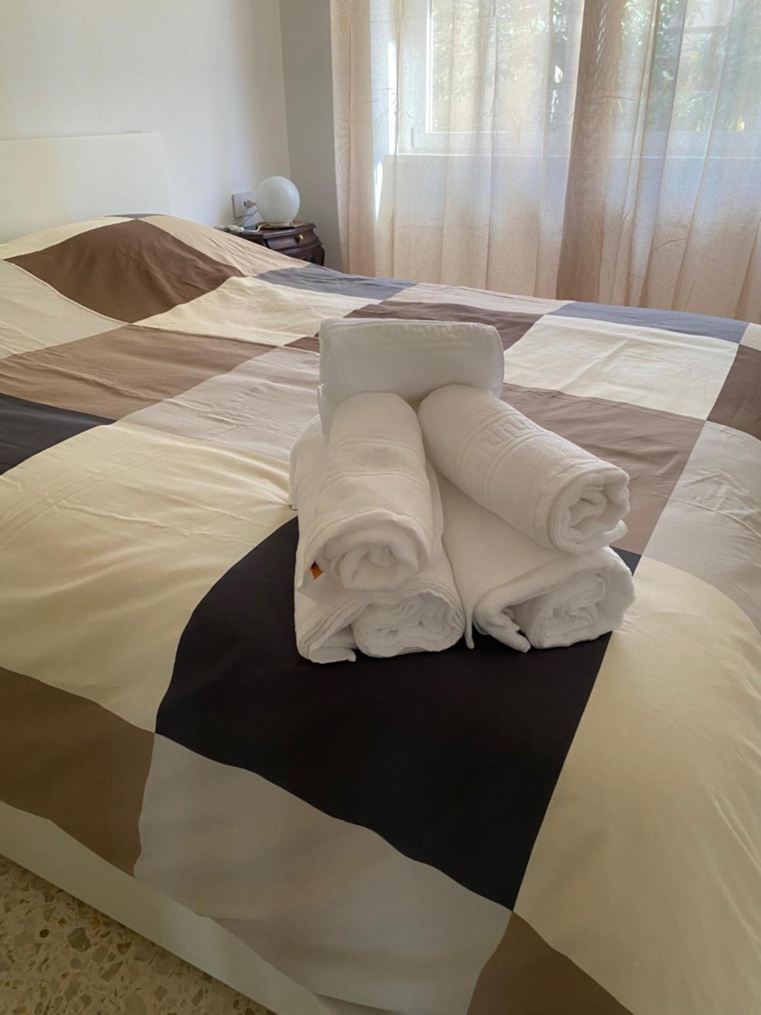 B&B Poseidon ฟิวมิชีโน ภายนอก รูปภาพ